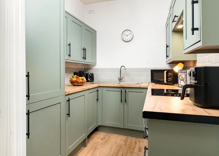 New Stunning Clifton Flat-parking-by Fabaccommodation * Bristol