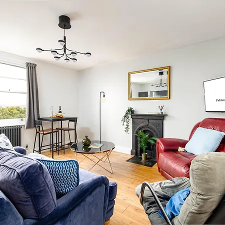 Stunning Clifton Flat-parking-by Fabaccommodation Bristol