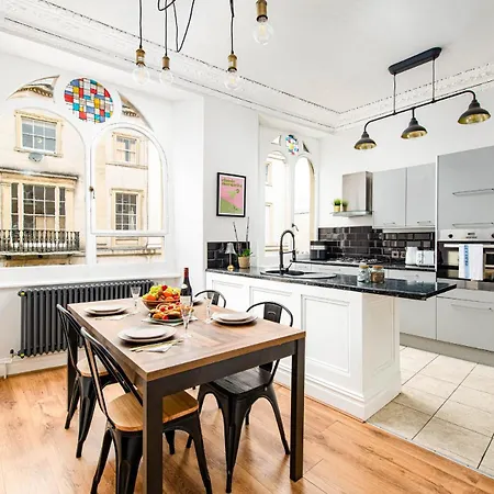 Lejlighed New Stunning Clifton Flat-parking-by Fabaccommodation Bristol
