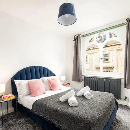 New Stunning Clifton Flat-parking-by Fabaccommodation Bristol