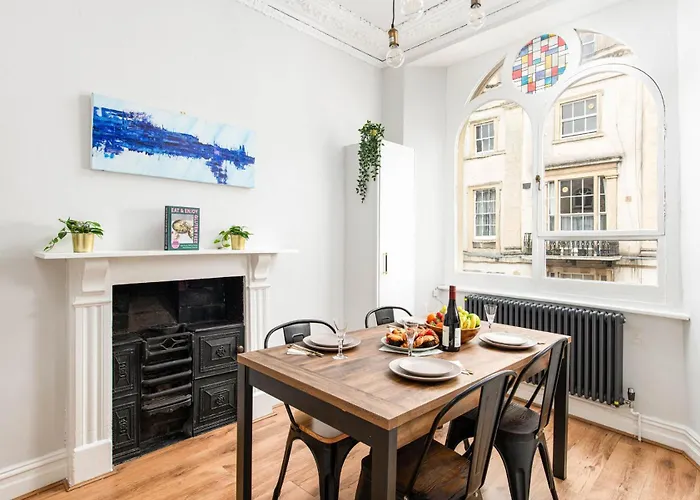 Stunning Clifton Flat-parking-by Fabaccommodation *