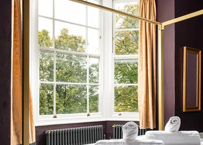 Stunning Clifton Flat-parking-by Fabaccommodation