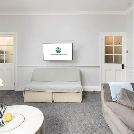 New Stunning Clifton Flat-parking-by Fabaccommodation Apartman