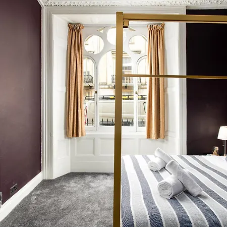 Daire Stunning Clifton Flat-parking-by Fabaccommodation Bristol