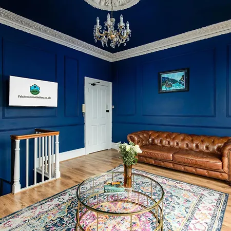 Stunning Clifton Flat-parking-by Fabaccommodation * Bristol