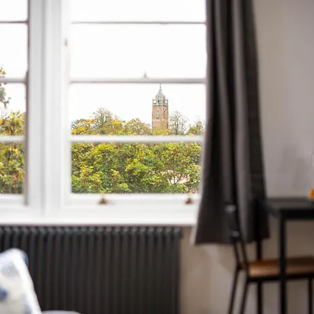 Apartment New Stunning Clifton Flat-parking-by Fabaccommodation *